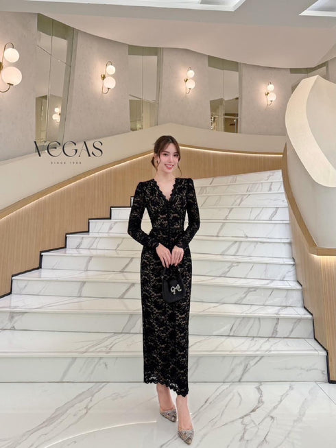 Luxury Pearl Decor Lace V-Neck Long Sleeves Long Formal Dress